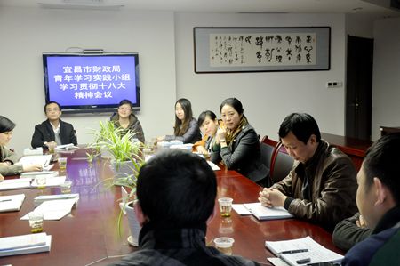 张清林 青年读书学习.jpg